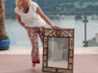 Cornelia Mick mit ihrem Werk Cornelia Mick mit ihrem Werk